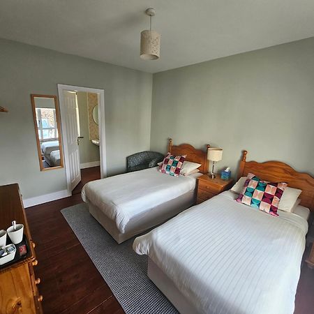 Dergfield House Panzió Ballybofey Kültér fotó